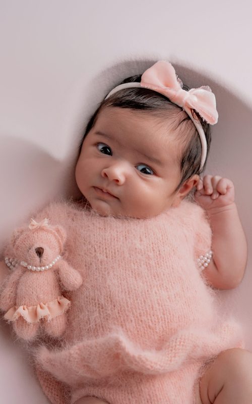 Newbornshooting in Herzschale